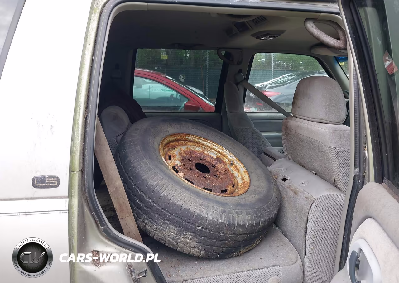 1999 Chevrolet Tahoe Ls VIN:1GNEK13R2XJ498956 - 8