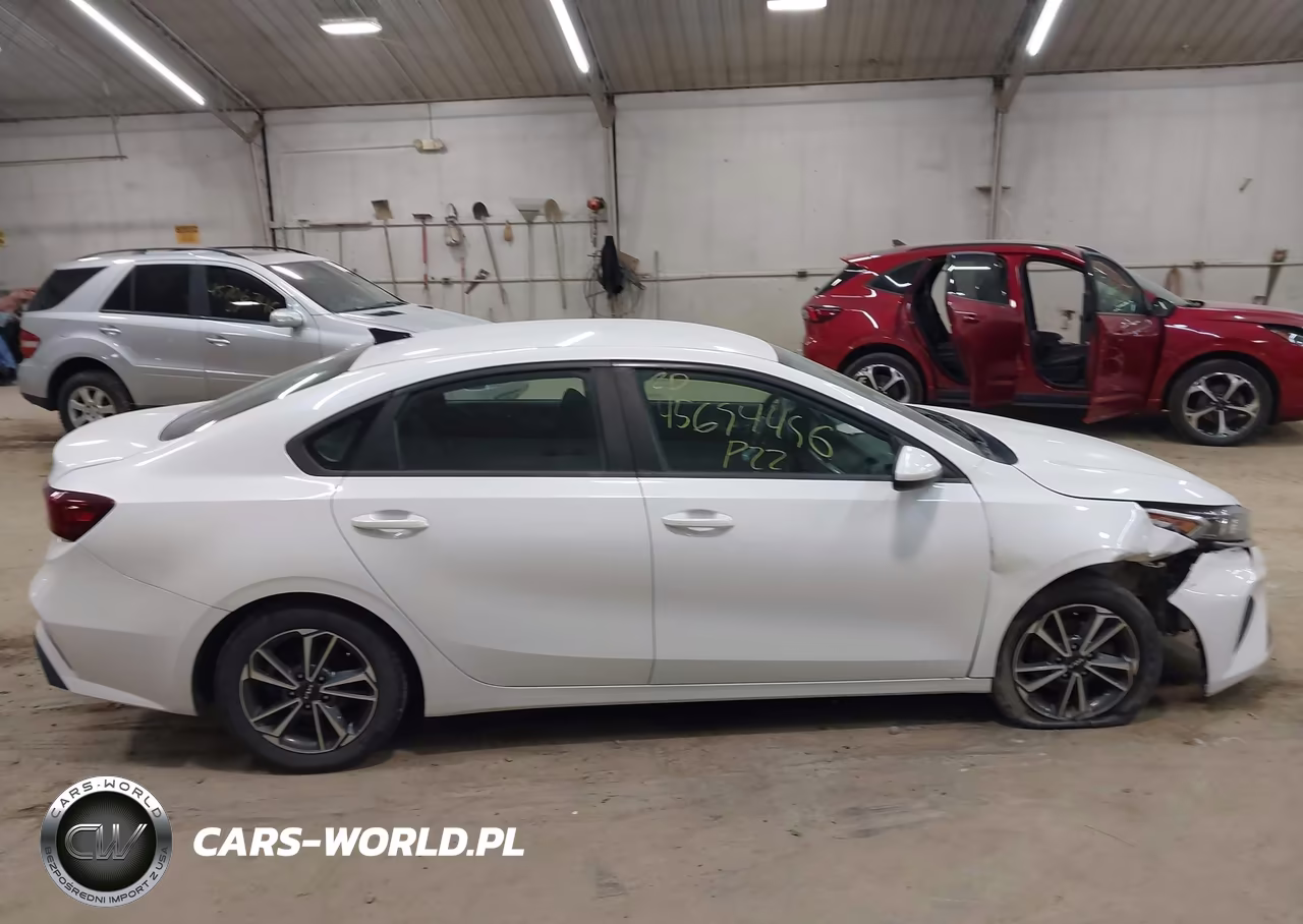 2022 Kia Forte Lxs VIN:3KPF24AD7NE431866 - 13