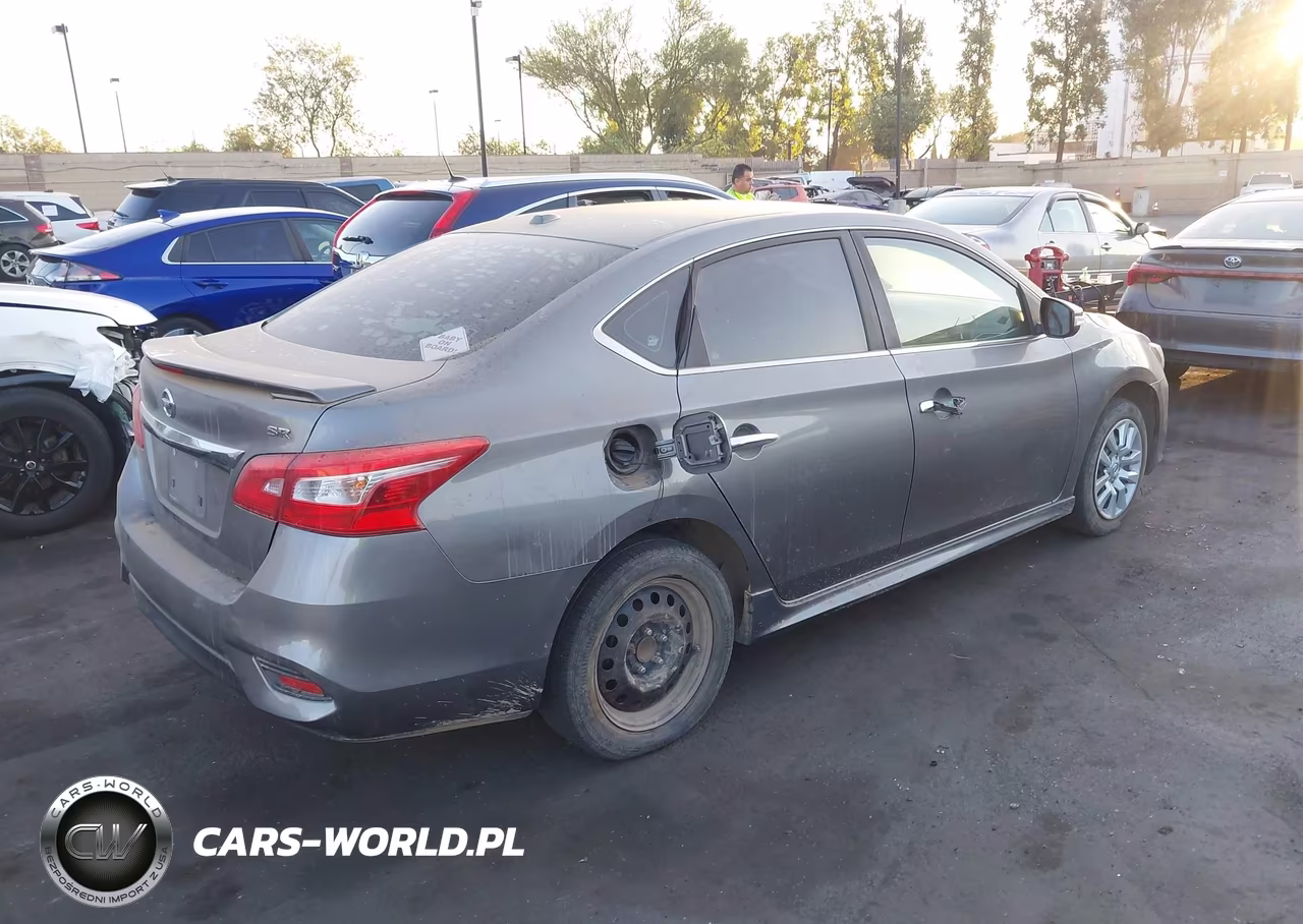2017 Nissan Sentra Sr VIN:3N1AB7AP1HY342340 - 4