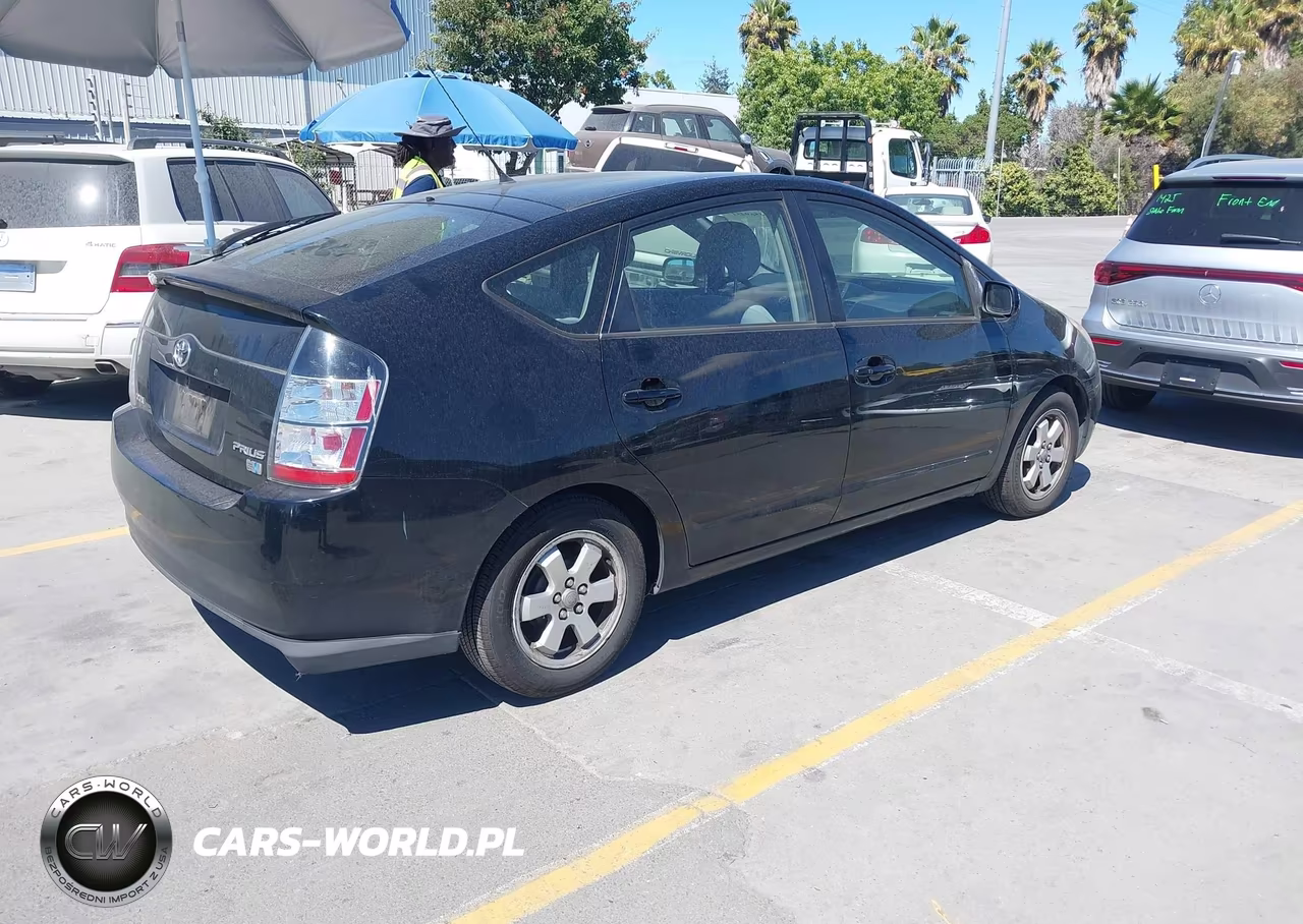 2004 Toyota Prius VIN:JTDKB20UX40077563 - 4