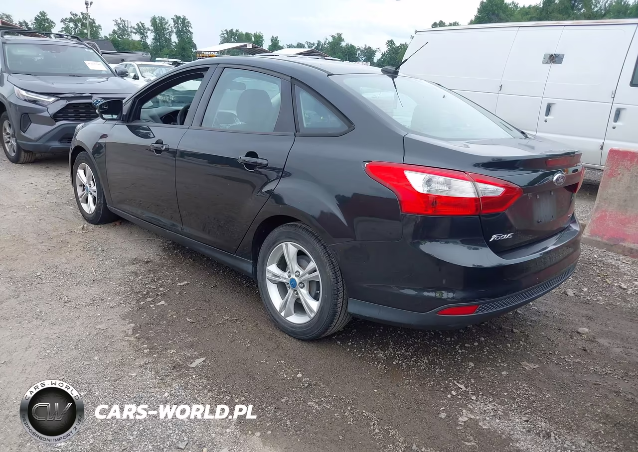 2013 Ford Focus Se VIN:1FADP3F26DL141625 - 3