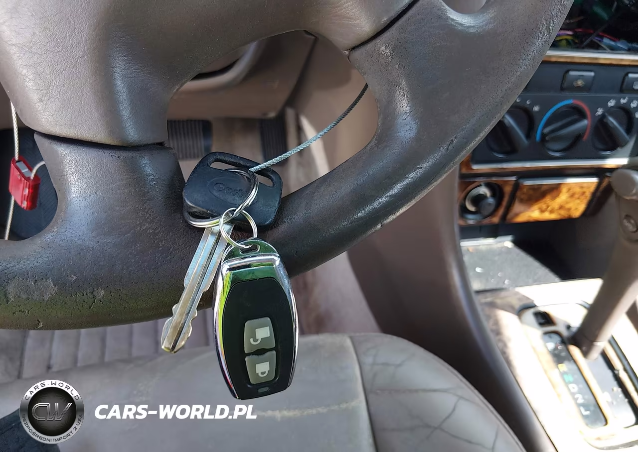 2000 Toyota Camry Le VIN:JT2BG22K4Y0455520 - 11