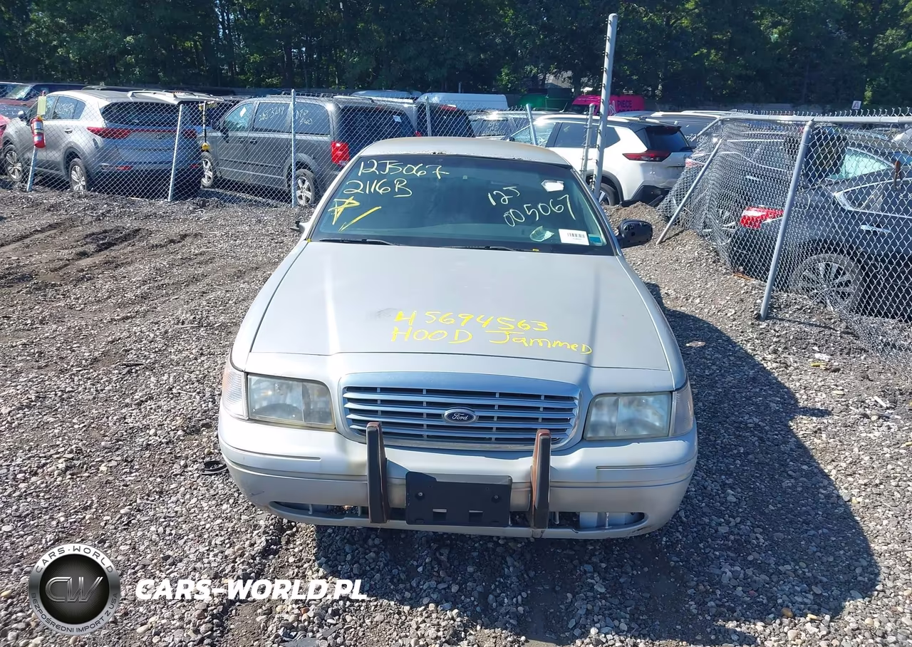2001 Ford Crown Victoria Police Interceptor VIN:2FAFP71W91X126769 - 11