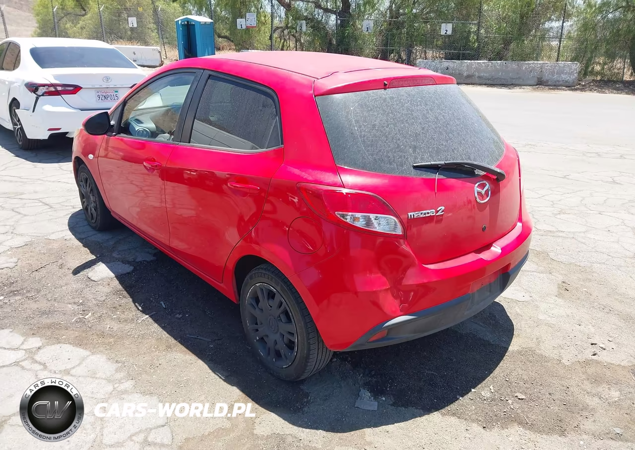 2014 Mazda Mazda2 Sport VIN:JM1DE1KZXE0174301 - 3