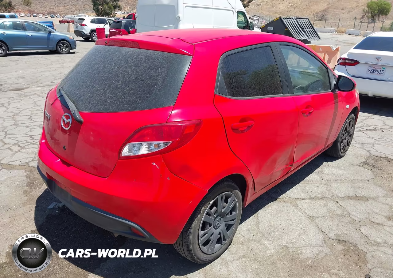 2014 Mazda Mazda2 Sport VIN:JM1DE1KZXE0174301 - 4