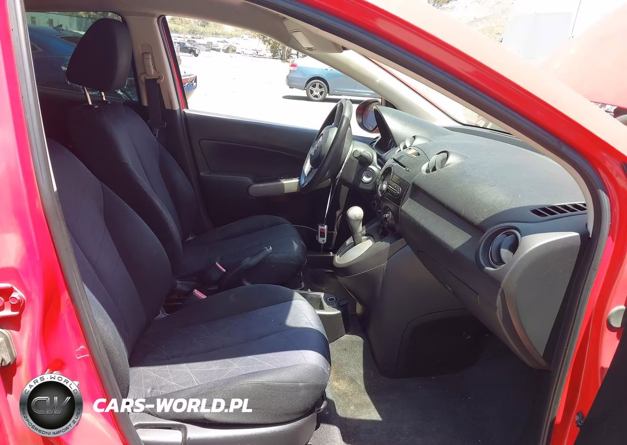 2014 Mazda Mazda2 Sport VIN:JM1DE1KZXE0174301 - 5