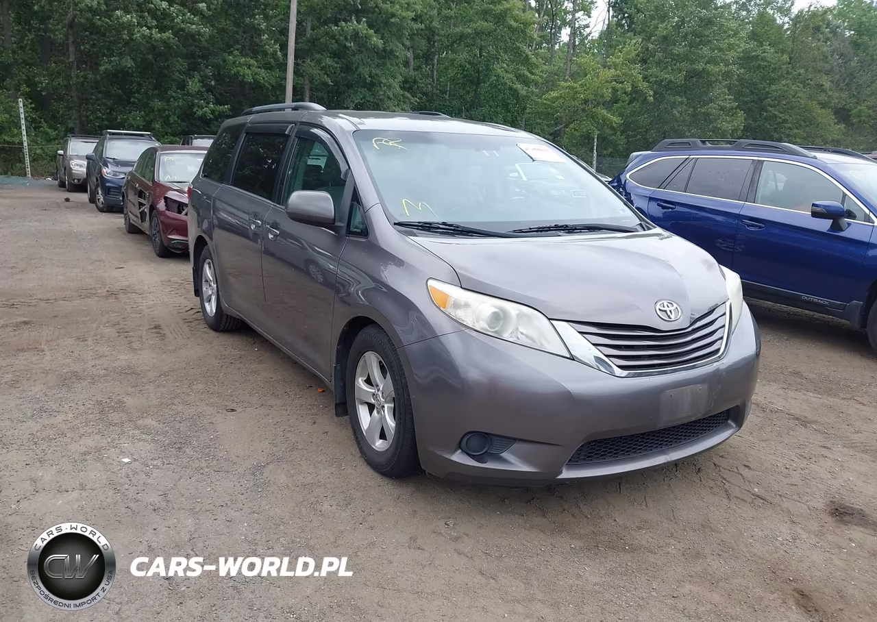 2017 Toyota Sienna Le 8 Passenger