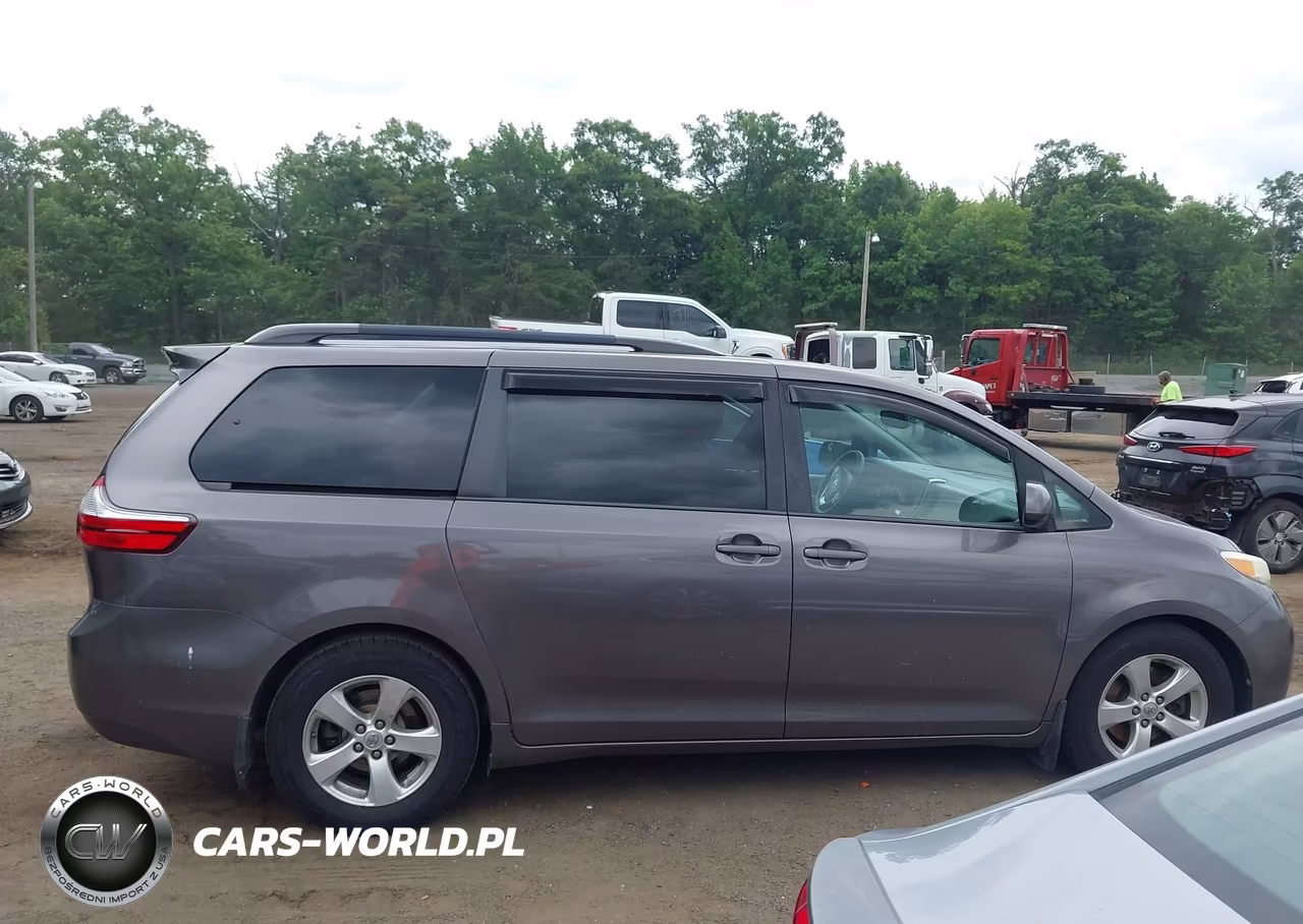 2017 Toyota Sienna Le 8 Passenger VIN:5TDKZ3DC7HS772377 - 13