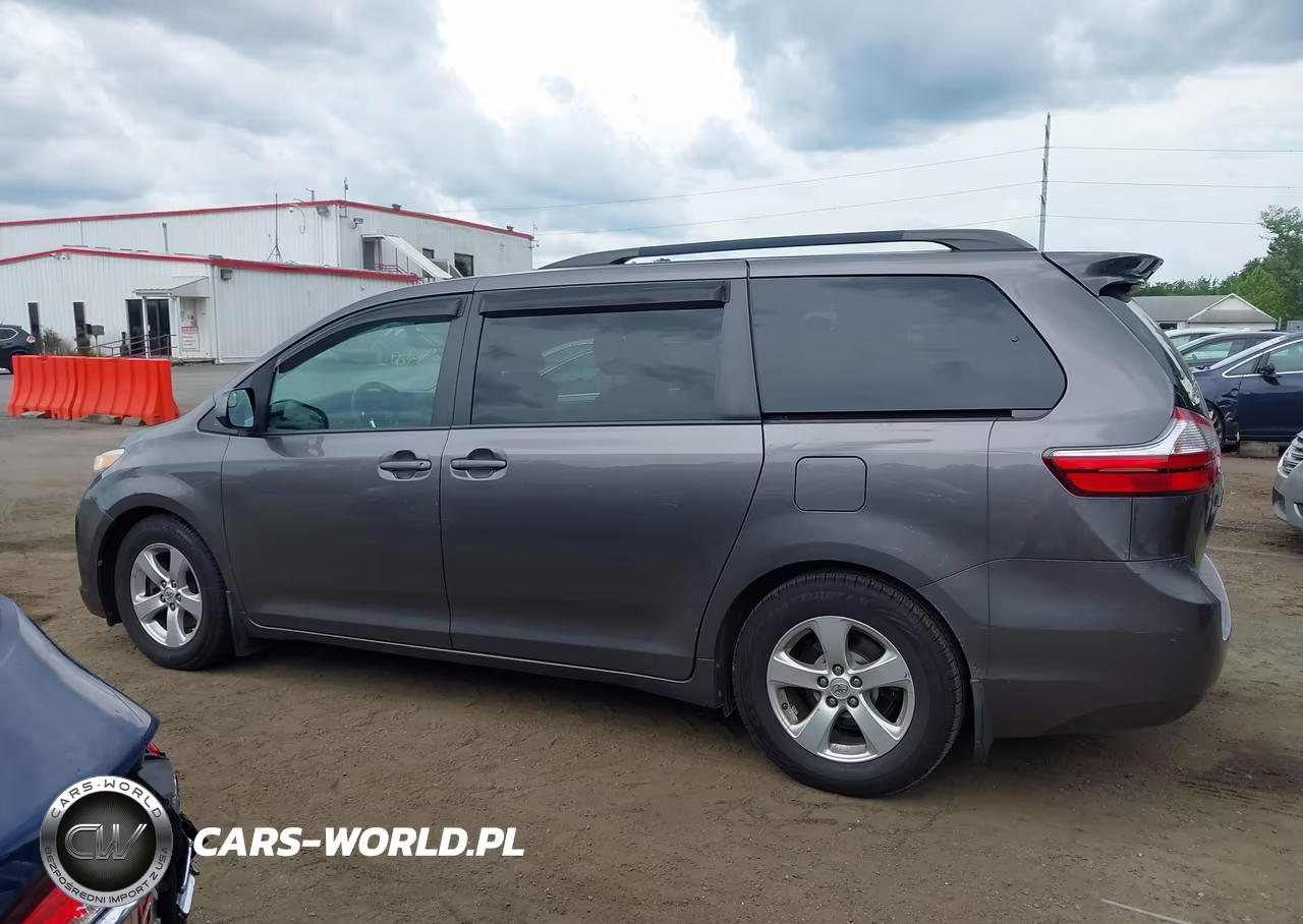 2017 Toyota Sienna Le 8 Passenger VIN:5TDKZ3DC7HS772377 - 14
