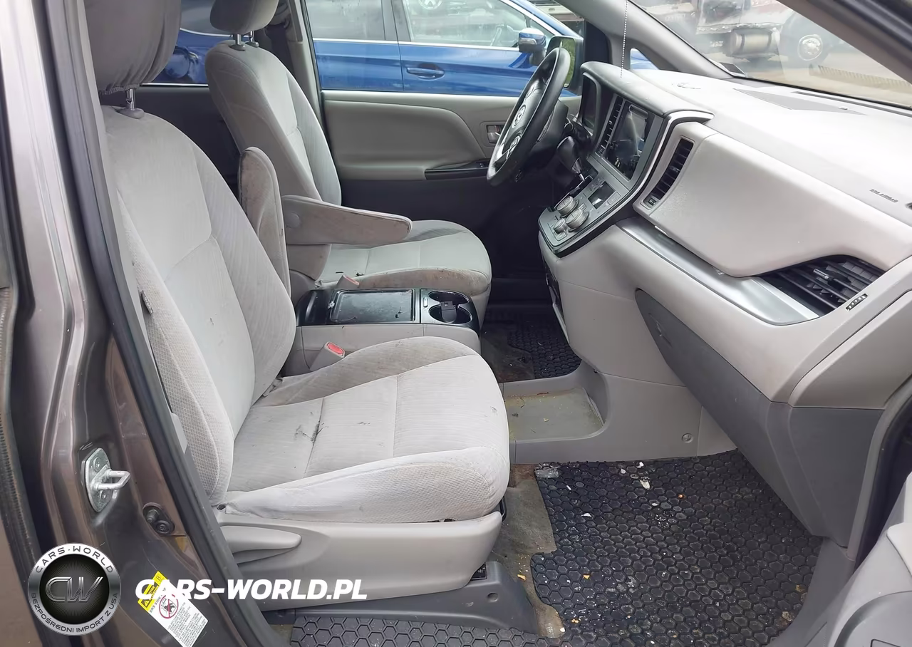 2017 Toyota Sienna Le 8 Passenger VIN:5TDKZ3DC7HS772377 - 5