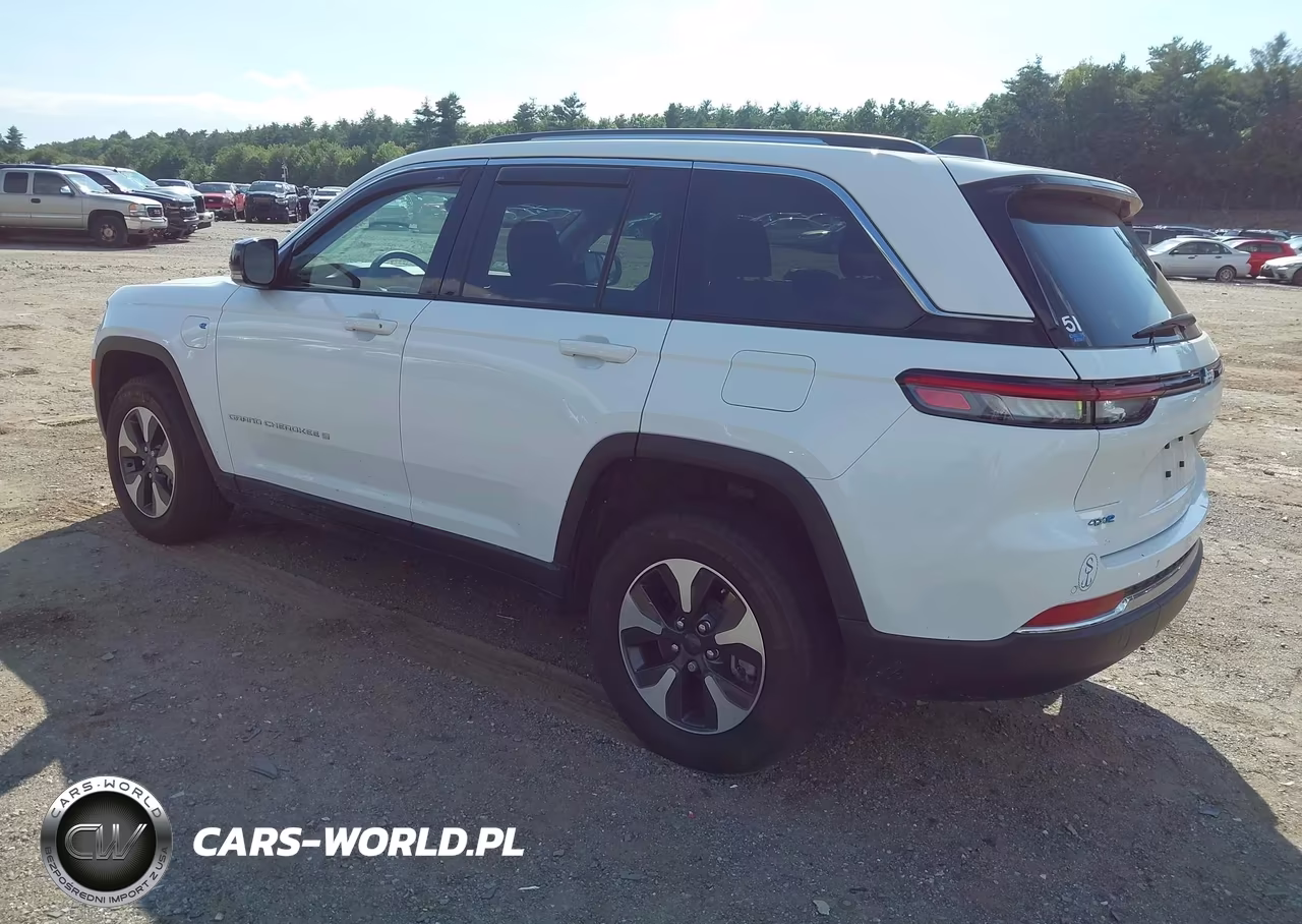 2023 Jeep Grand Cherokee 4Xe VIN:1C4RJYB6XPC665873 - 3