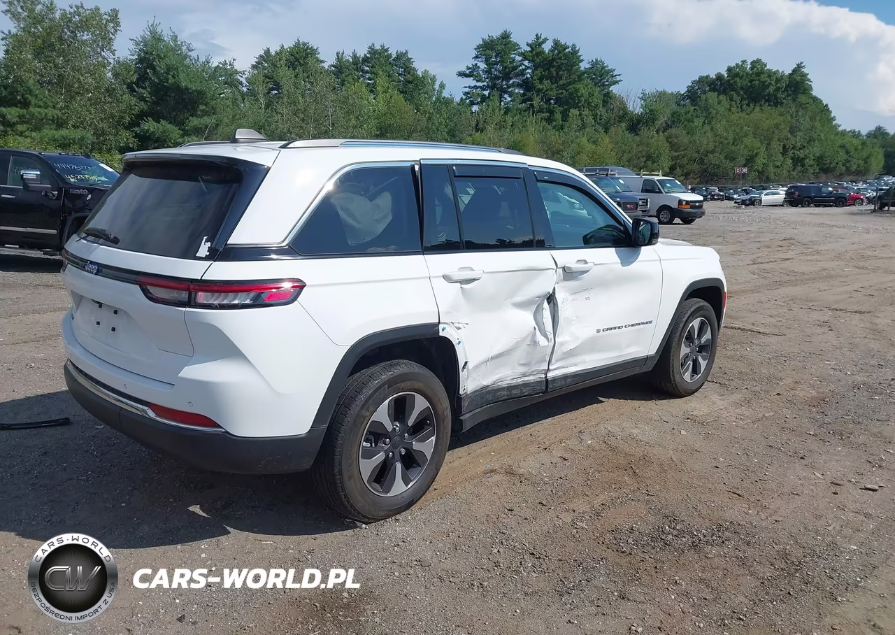 2023 Jeep Grand Cherokee 4Xe VIN:1C4RJYB6XPC665873 - 4
