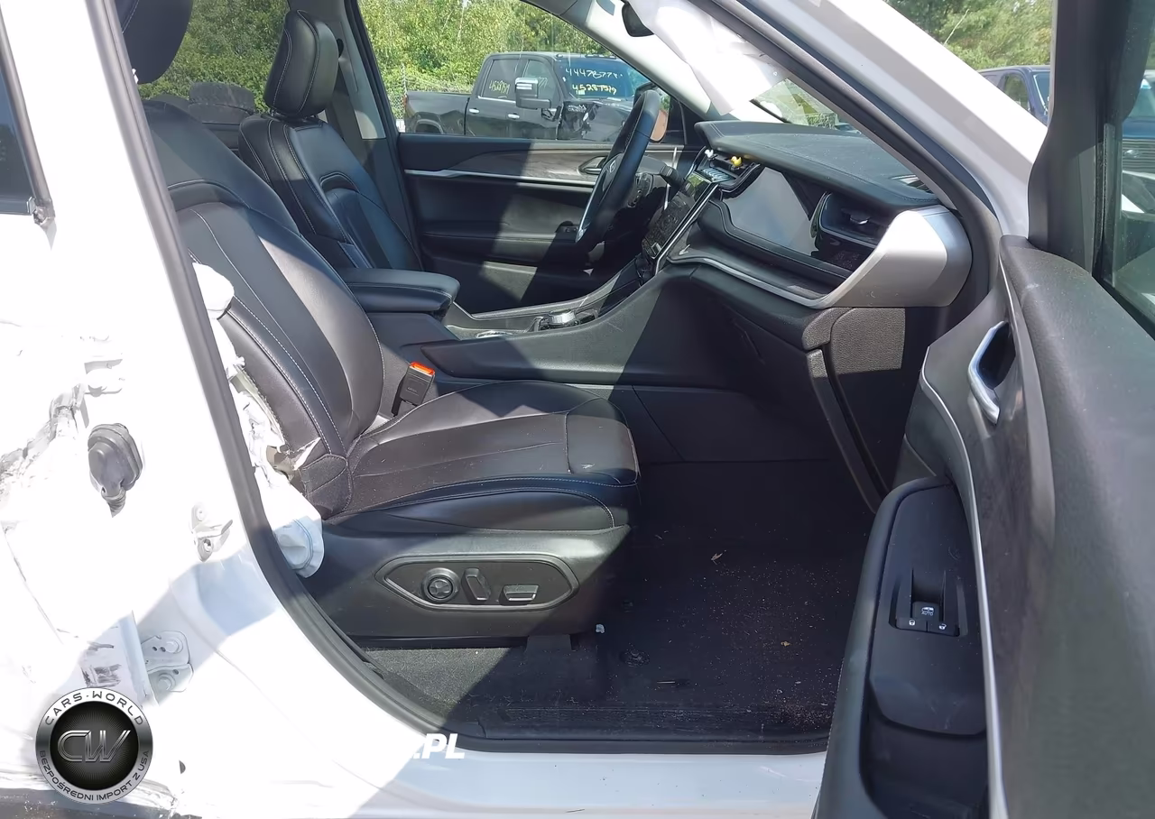 2023 Jeep Grand Cherokee 4Xe VIN:1C4RJYB6XPC665873 - 5