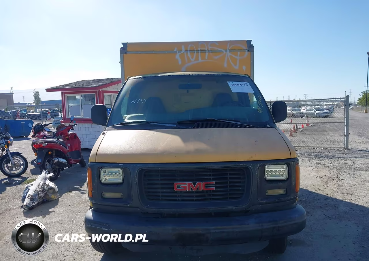 1997 GMC Savana Cutaway G3500 VIN:1GDGG31W9V1023711 - 11
