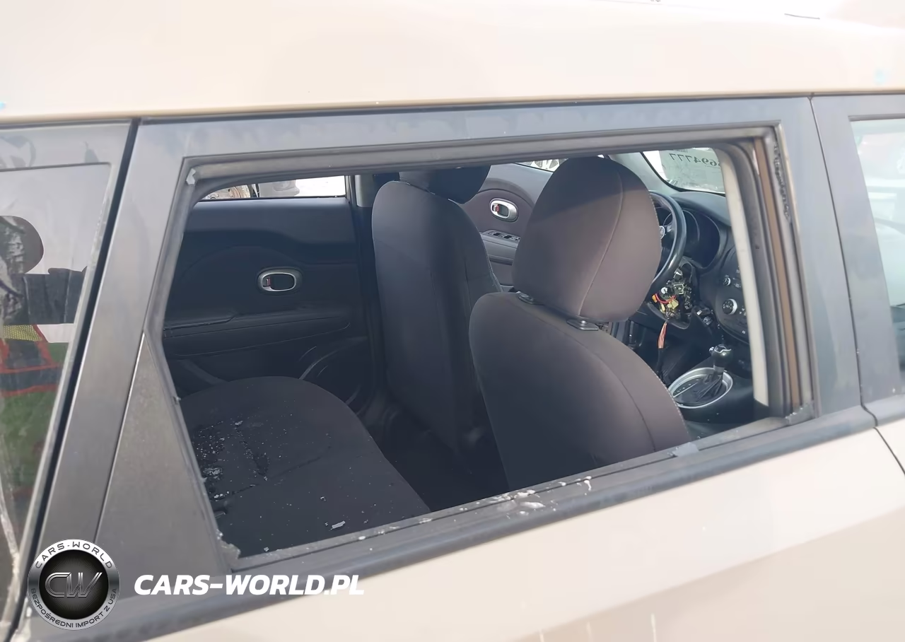 2015 Kia Soul VIN:KNDJN2A2XF7204807 - 18