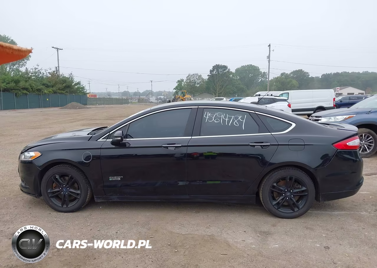 2016 Ford Fusion Energi Titanium VIN:3FA6P0SU3GR131753 - 14