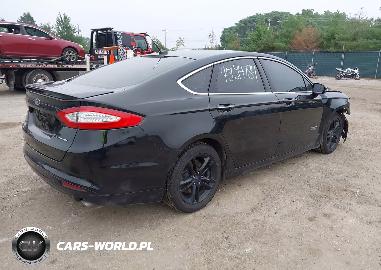 2016 Ford Fusion Energi Titanium VIN:3FA6P0SU3GR131753 - 4