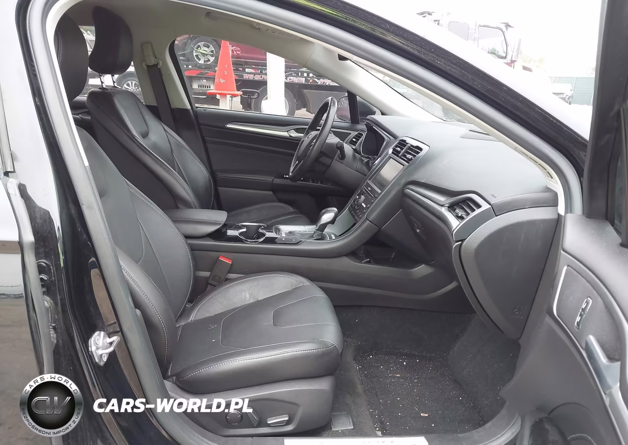 2016 Ford Fusion Energi Titanium VIN:3FA6P0SU3GR131753 - 5