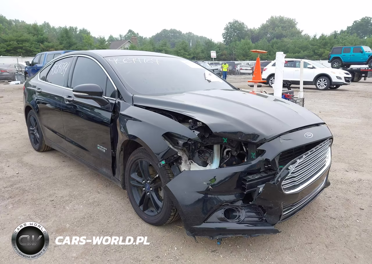 2016 Ford Fusion Energi Titanium VIN:3FA6P0SU3GR131753 - 6