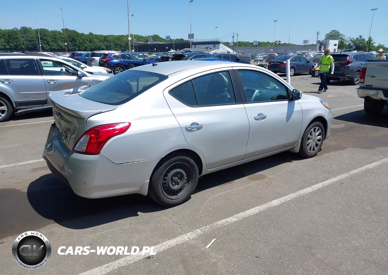 2018 Nissan Versa 1.6 Sv VIN:3N1CN7APXJL884295 - 4
