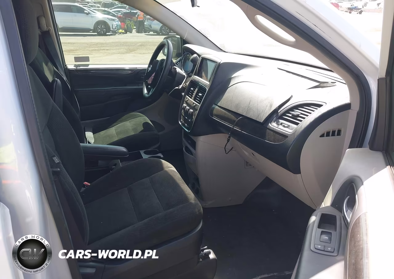 2015 Ram Cargo Tradesman VIN:2C4JRGAG4FR681406 - 5