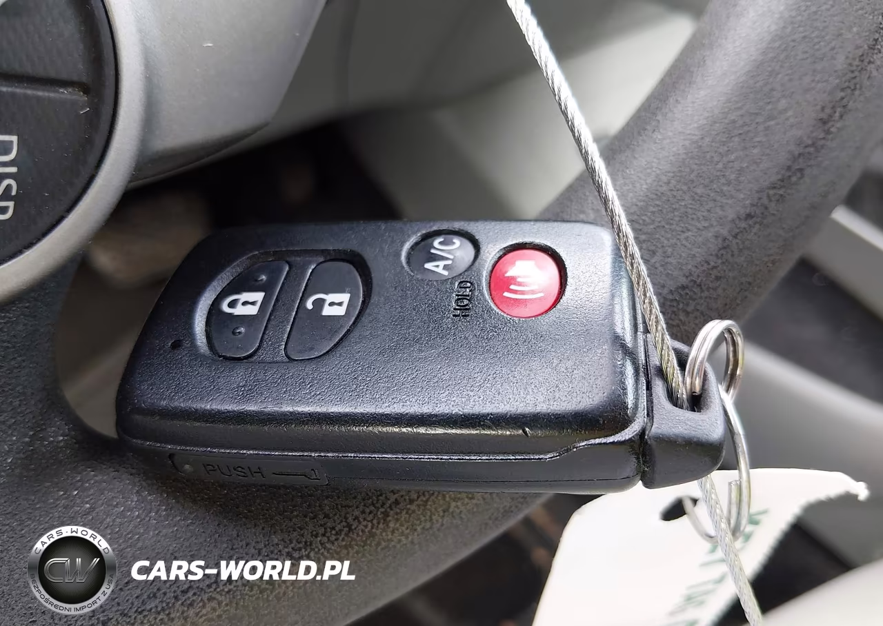 2014 Toyota Prius Three VIN:JTDKN3DU9E1735103 - 11