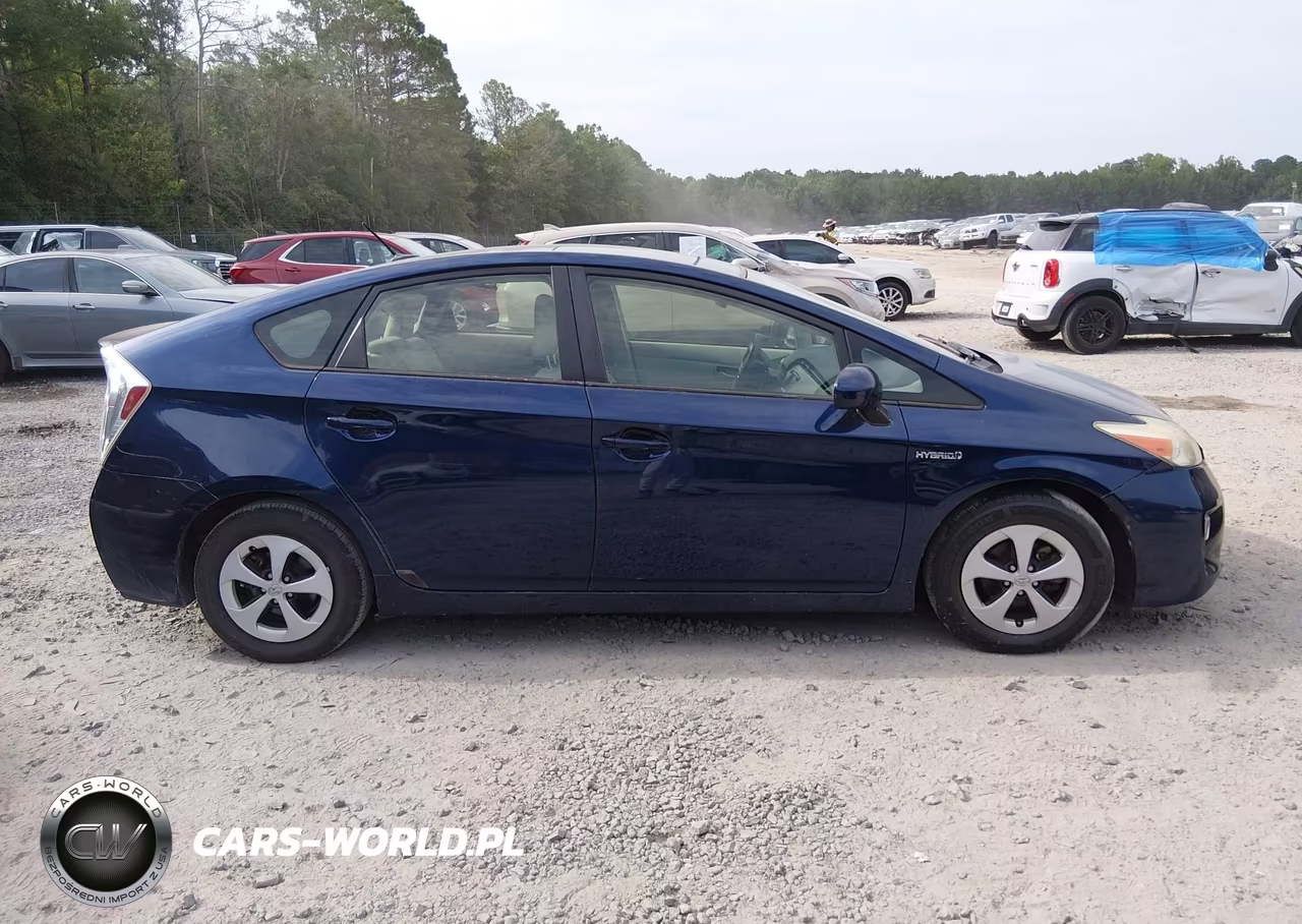 2014 Toyota Prius Three VIN:JTDKN3DU9E1735103 - 13