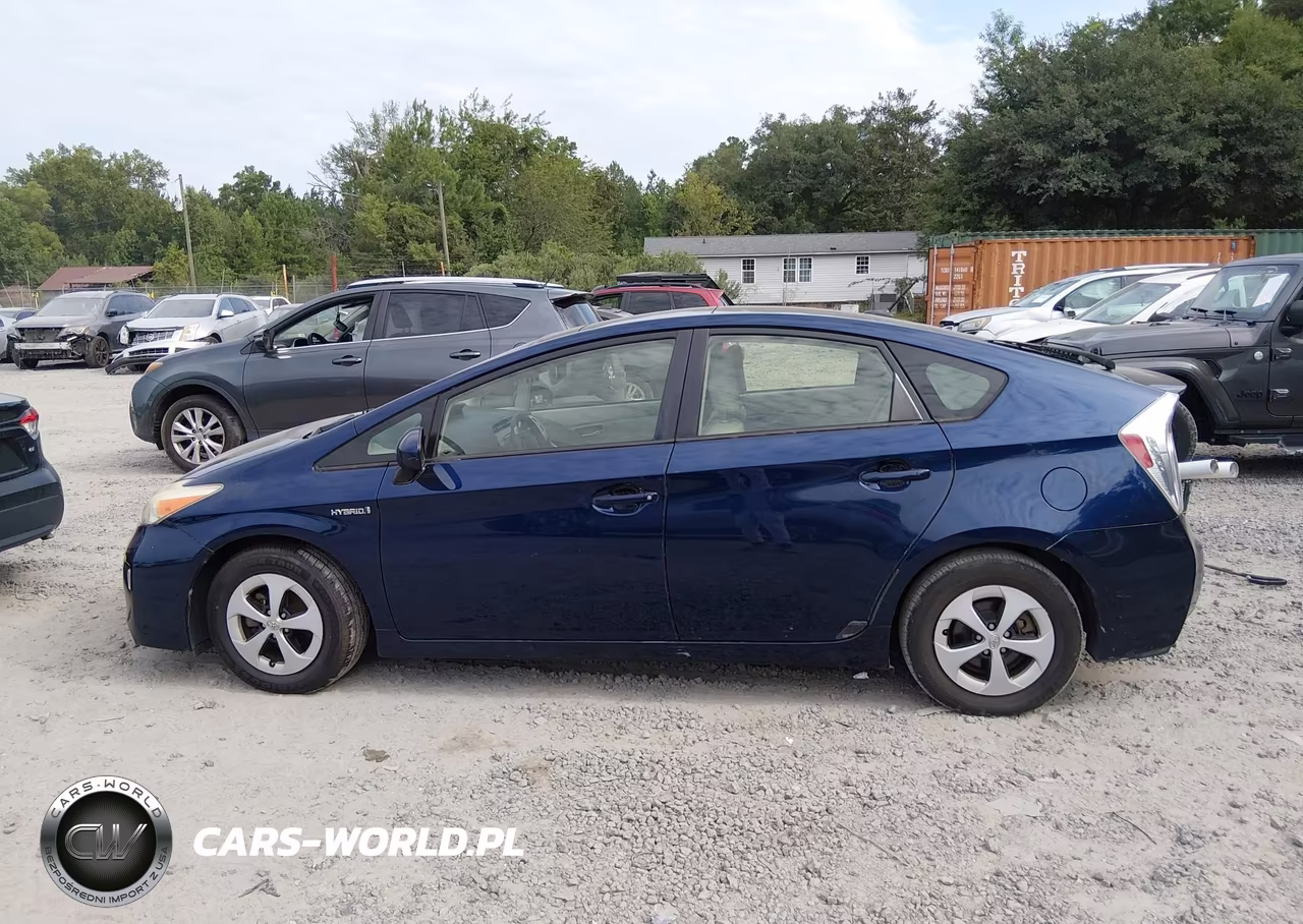 2014 Toyota Prius Three VIN:JTDKN3DU9E1735103 - 14