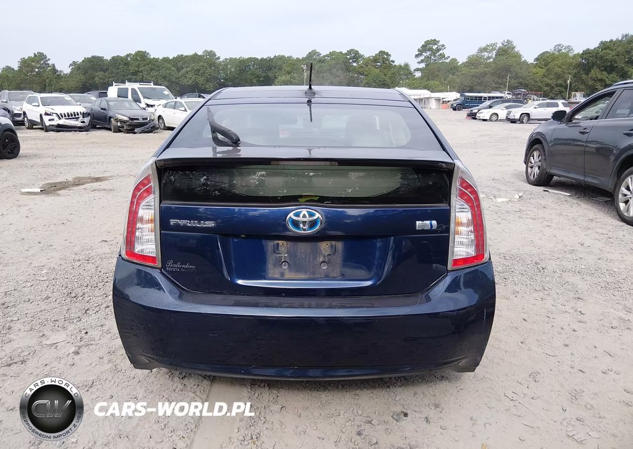 2014 Toyota Prius Three VIN:JTDKN3DU9E1735103 - 16
