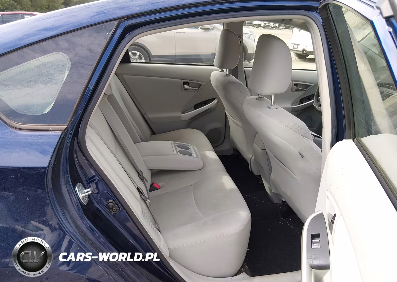 2014 Toyota Prius Three VIN:JTDKN3DU9E1735103 - 8