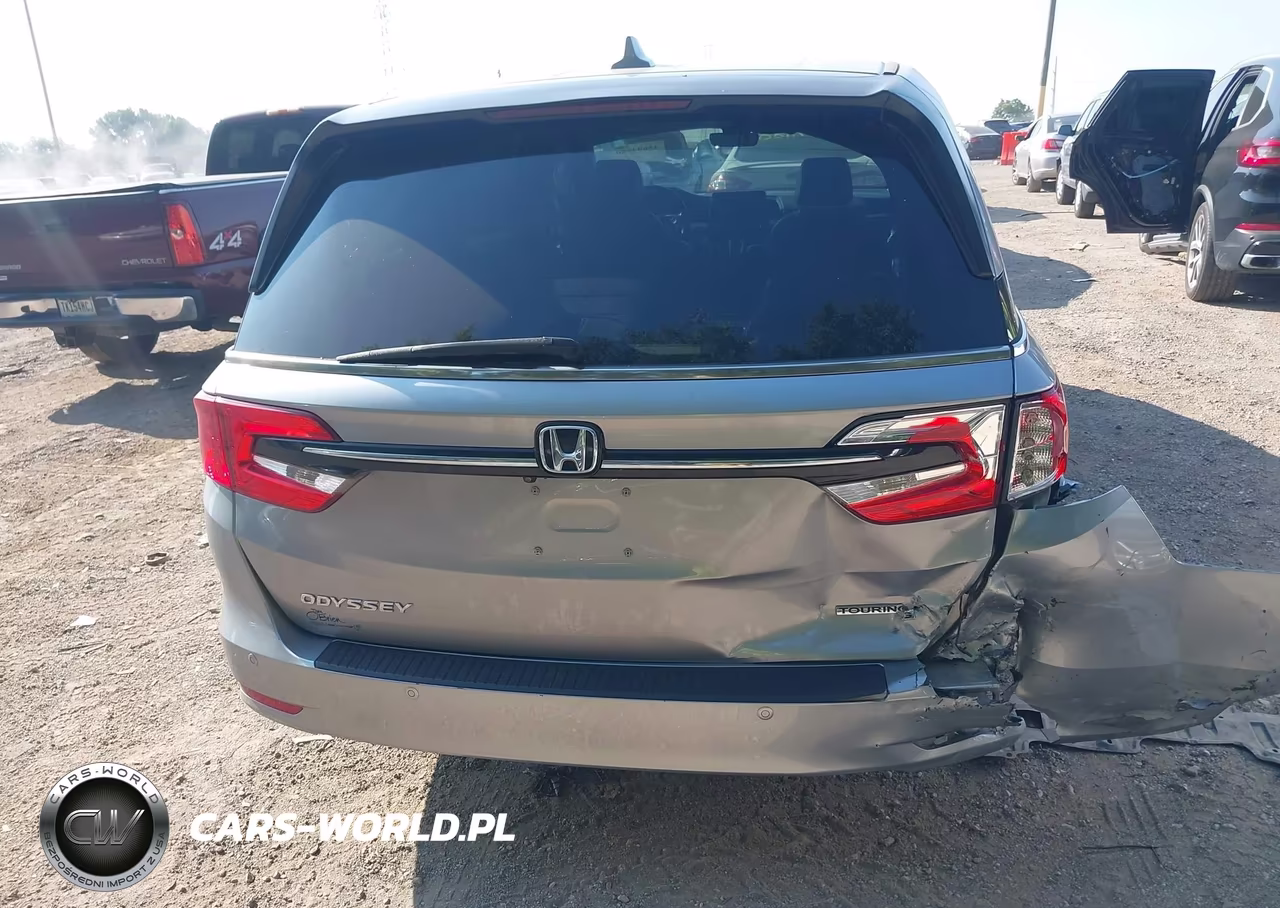 2021 Honda Odyssey Touring VIN:5FNRL6H85MB033028 - 16