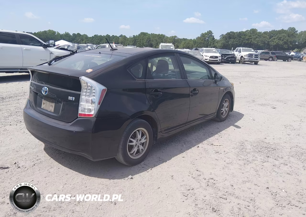 2011 Toyota Prius Three VIN:JTDKN3DU8B1428520 - 4