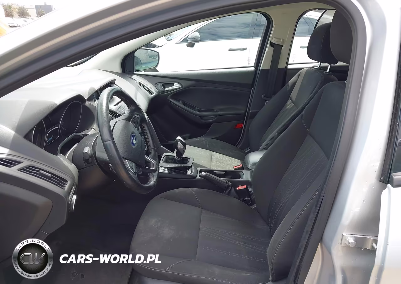 2016 Ford Focus Se VIN:1FADP3K28GL407012 - 5