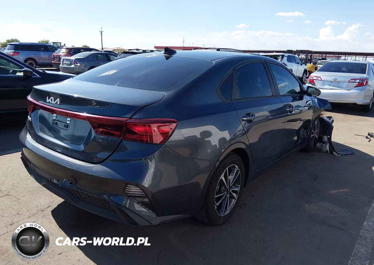 2024 Kia Forte Lxs VIN:3KPF24AD8RE726254 - 4