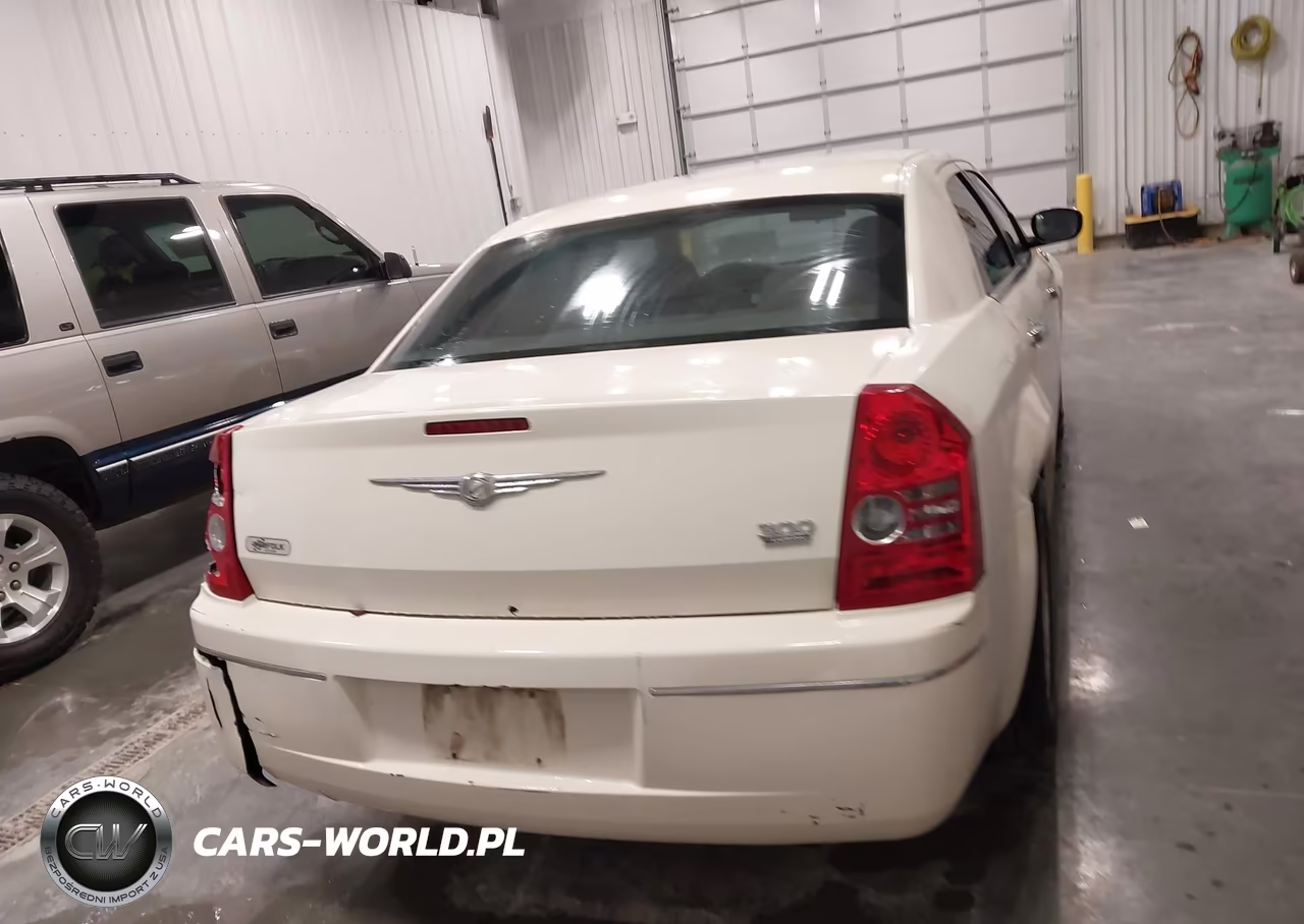 2010 Chrysler 300 Touring VIN:2C3CA4CD3AH216362 - 16