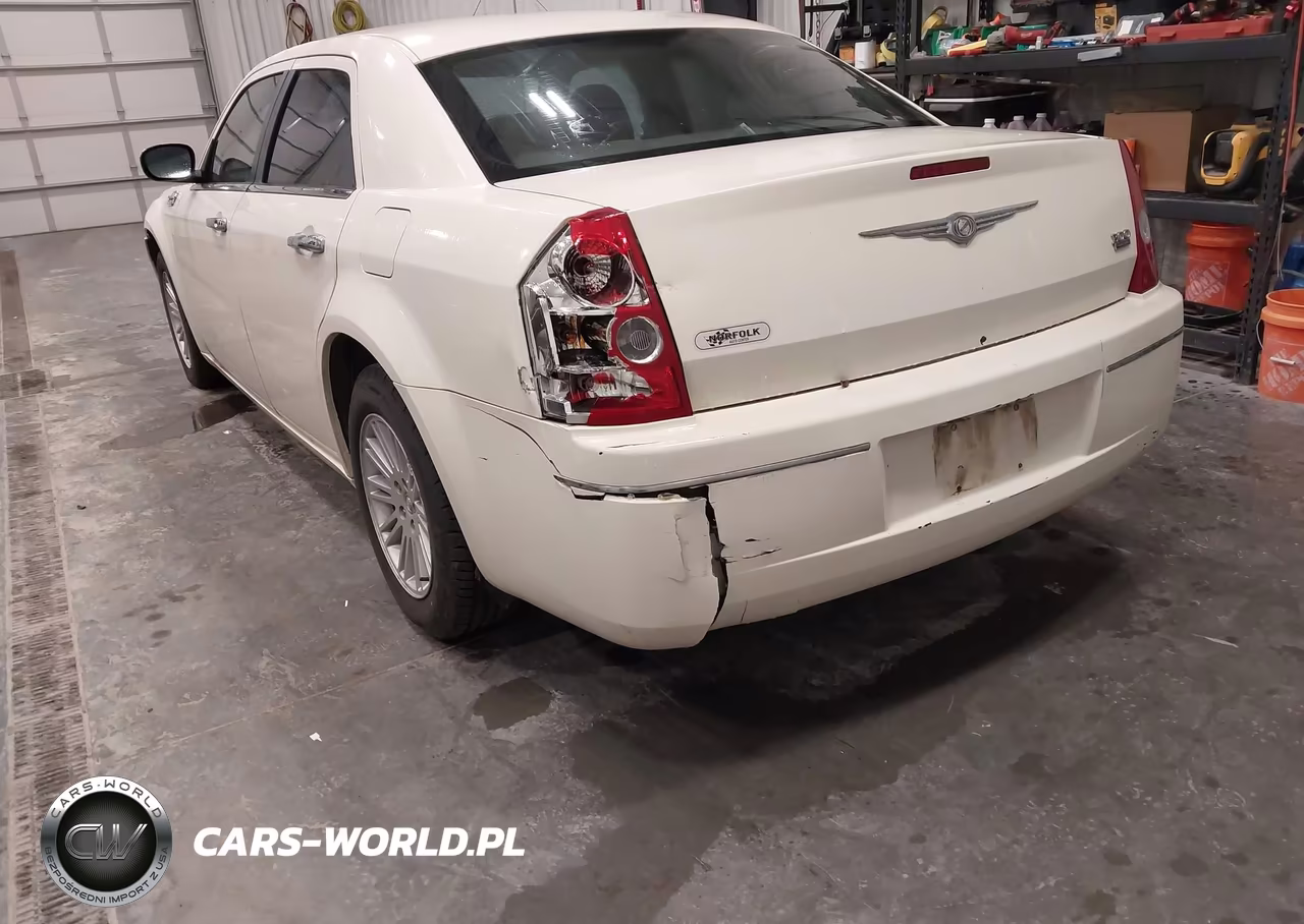 2010 Chrysler 300 Touring VIN:2C3CA4CD3AH216362 - 6