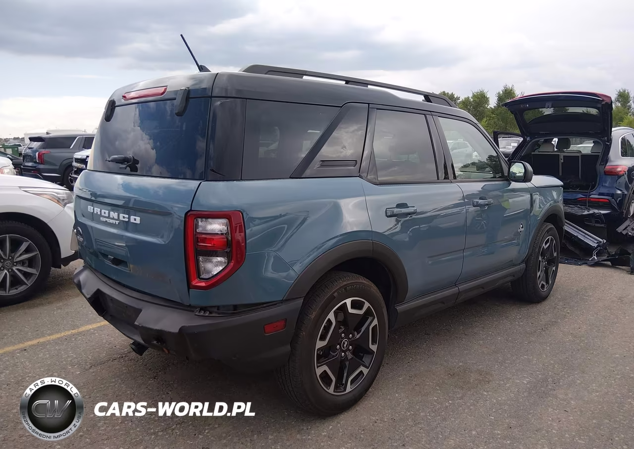 2021 Ford Bronco Sport Outer Banks VIN:3FMCR9C60MRA43987 - 4