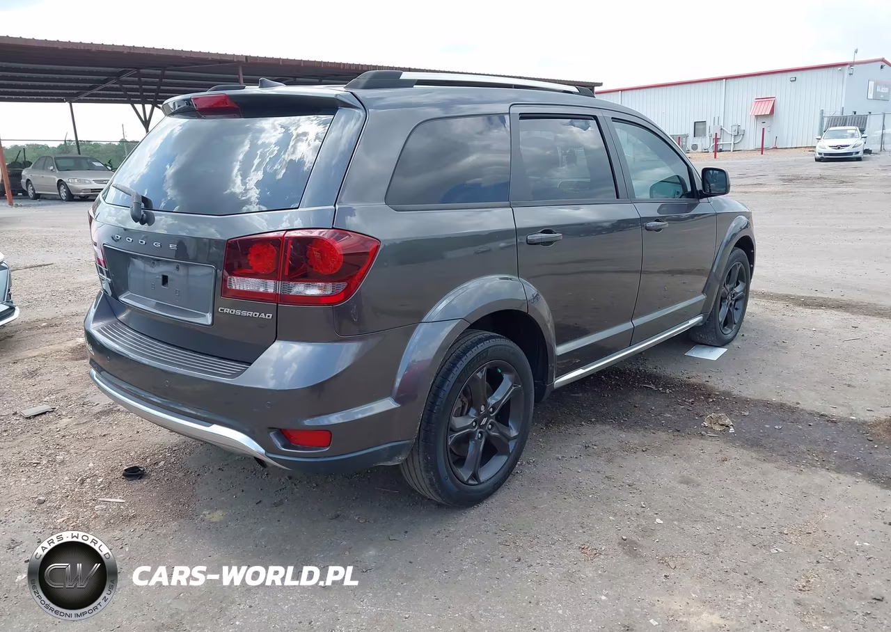 2020 Dodge Journey Crossroad VIN:3C4PDCGB0LT193575 - 4