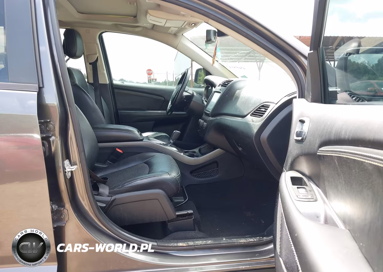 2020 Dodge Journey Crossroad VIN:3C4PDCGB0LT193575 - 5
