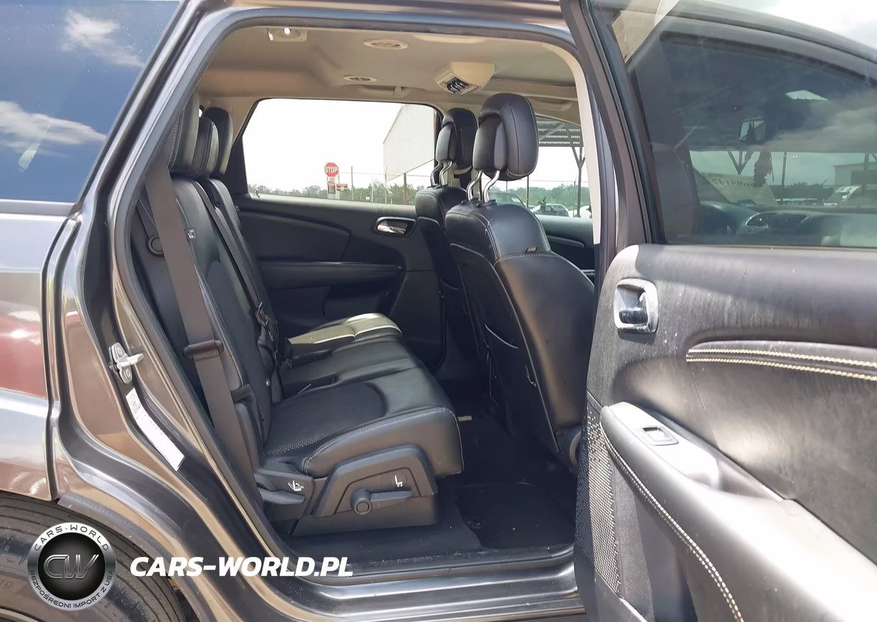 2020 Dodge Journey Crossroad VIN:3C4PDCGB0LT193575 - 8