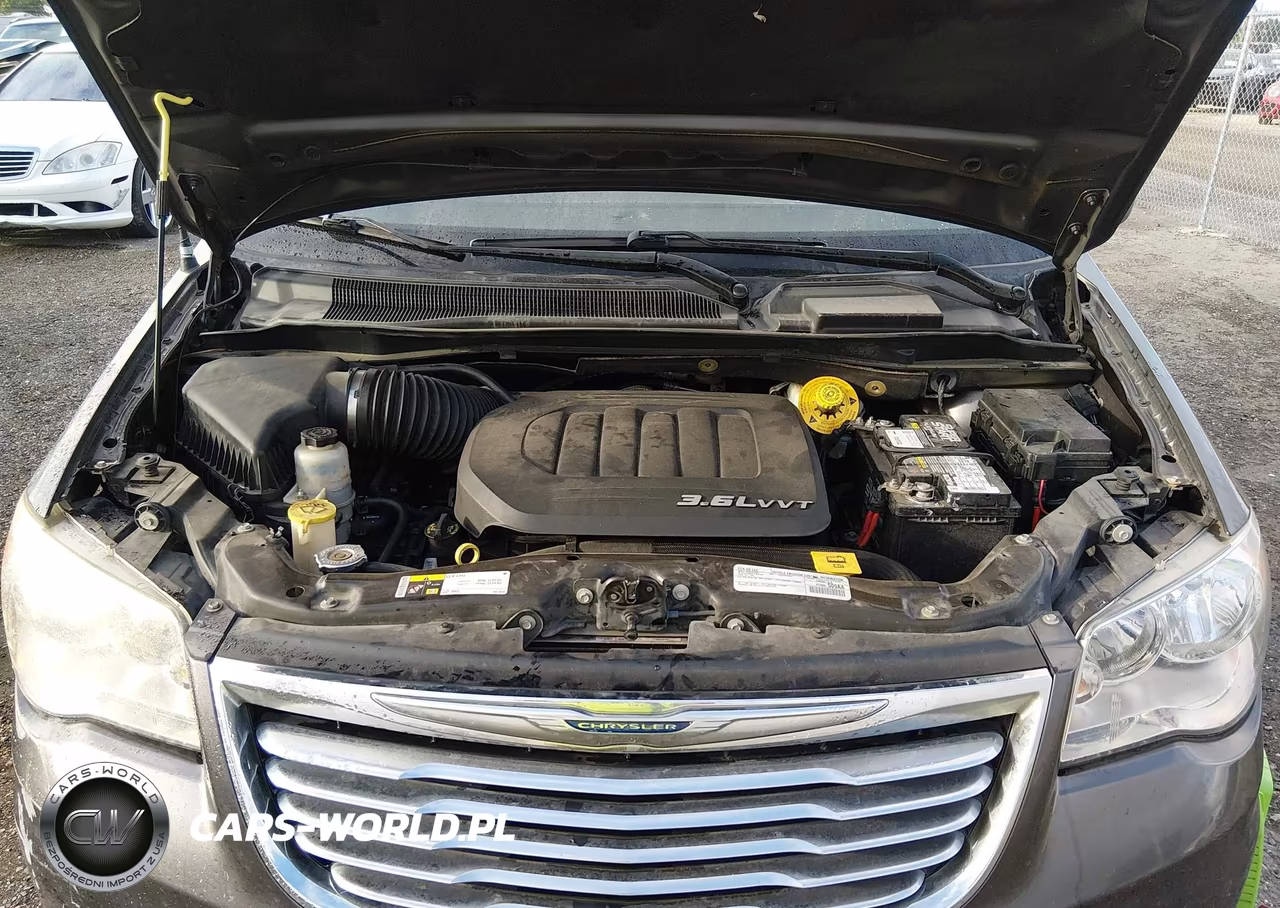2016 Chrysler Town & Country Touring VIN:2C4RC1BG9GR156892 - 10