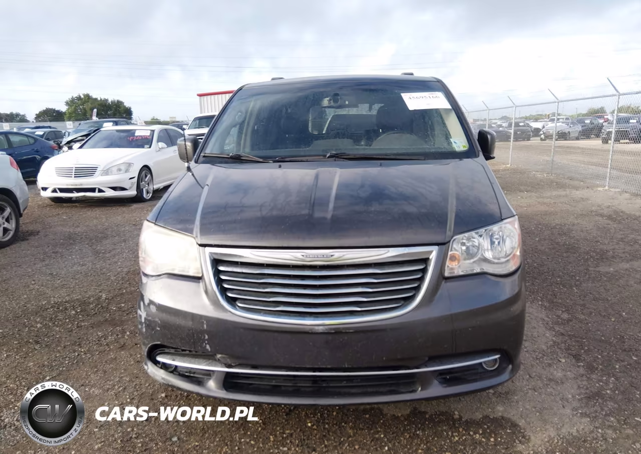 2016 Chrysler Town & Country Touring VIN:2C4RC1BG9GR156892 - 6