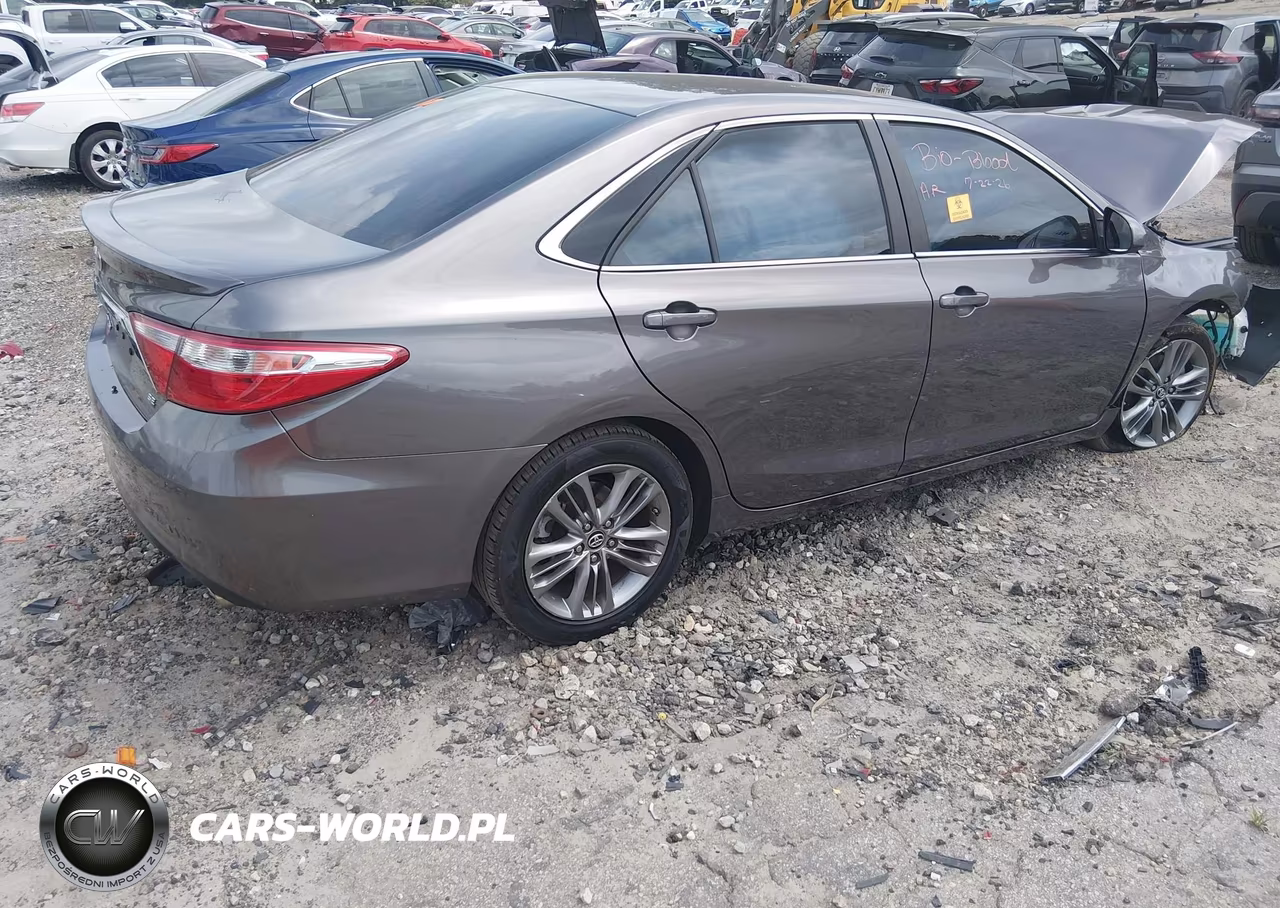 2017 Toyota Camry Se VIN:4T1BF1FK0HU729511 - 4