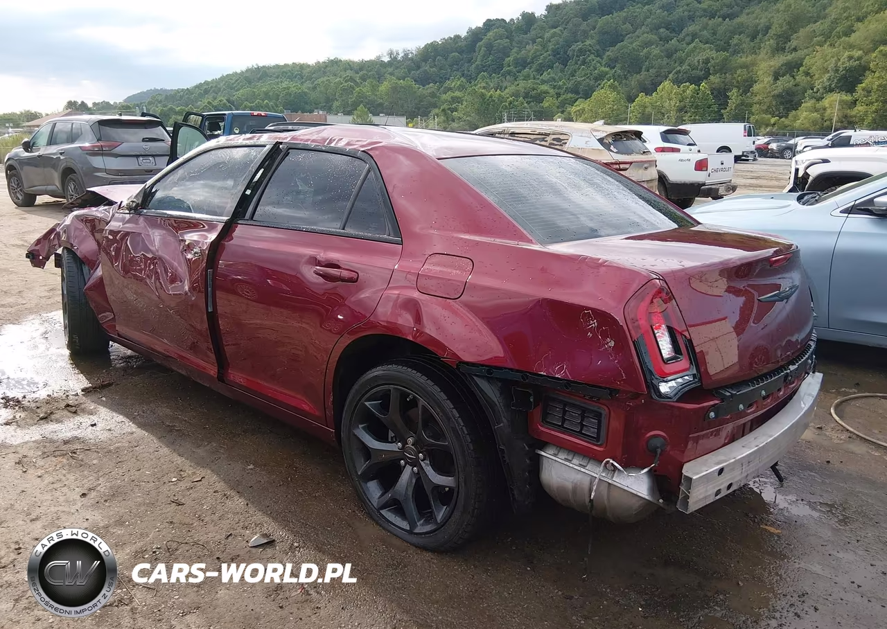 2023 Chrysler 300 Touring VIN:2C3CCAAG6PH561187 - 3
