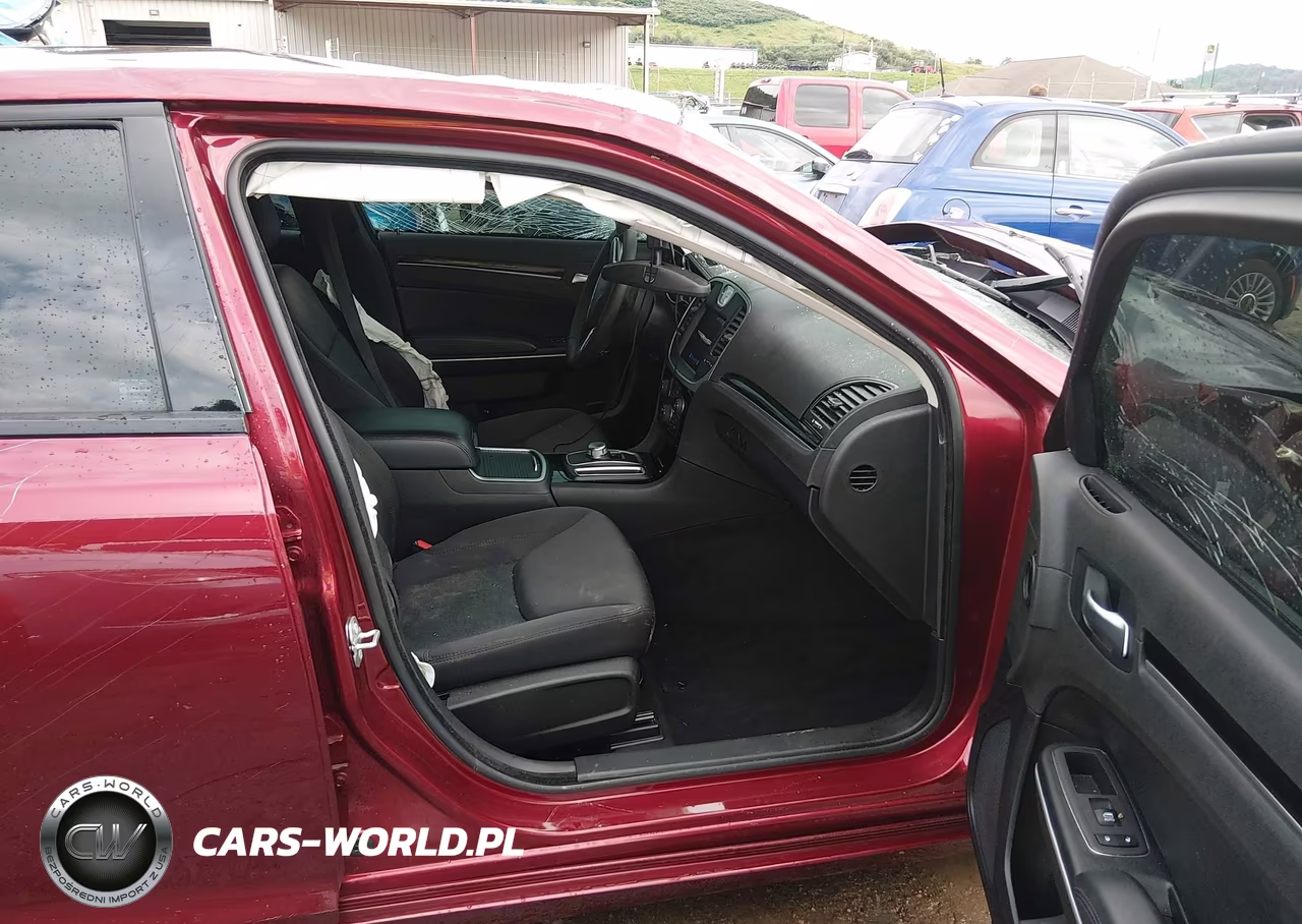 2023 Chrysler 300 Touring VIN:2C3CCAAG6PH561187 - 5