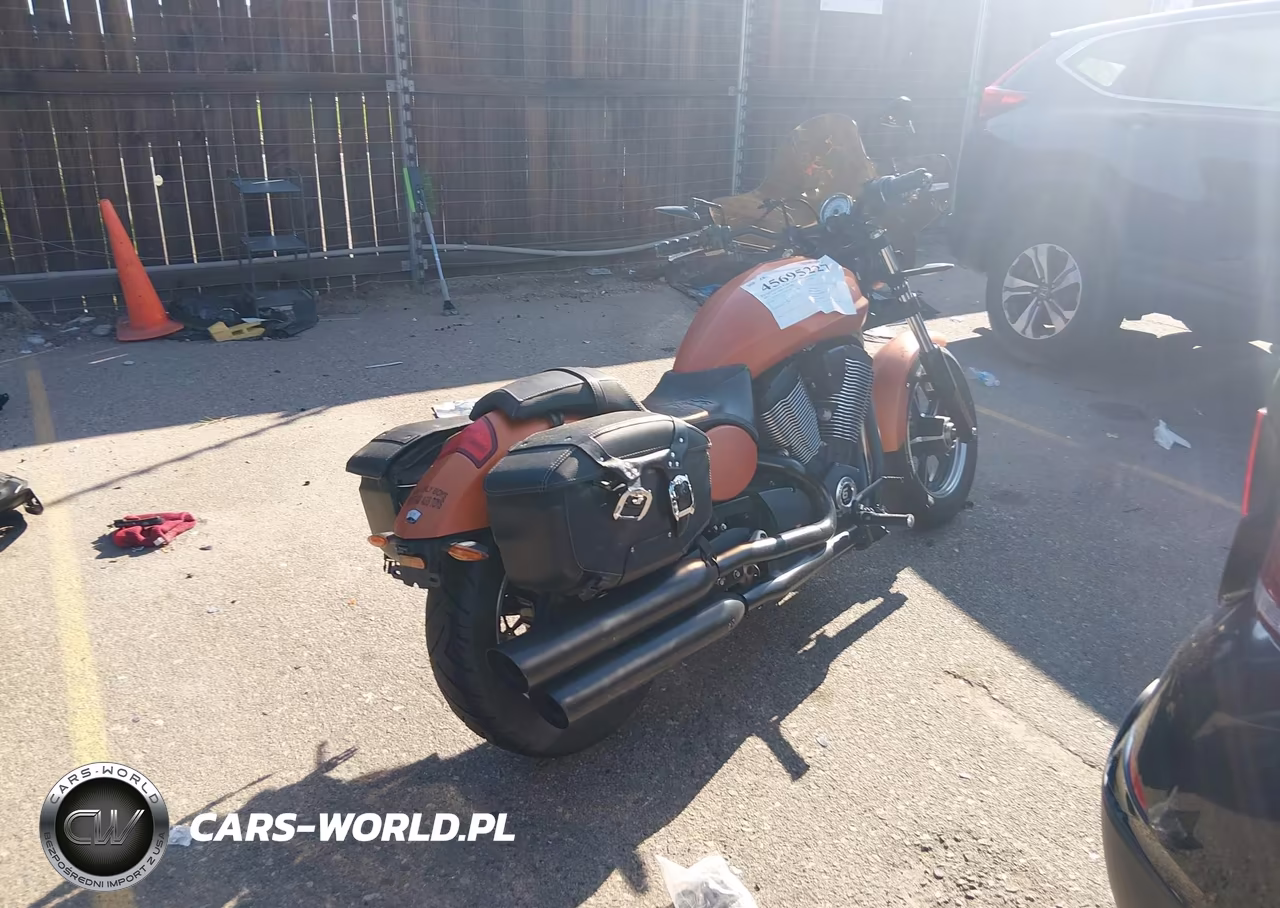 2013 Victory Motorcycles Judge VIN:5VPMB36N5D3010349 - 4