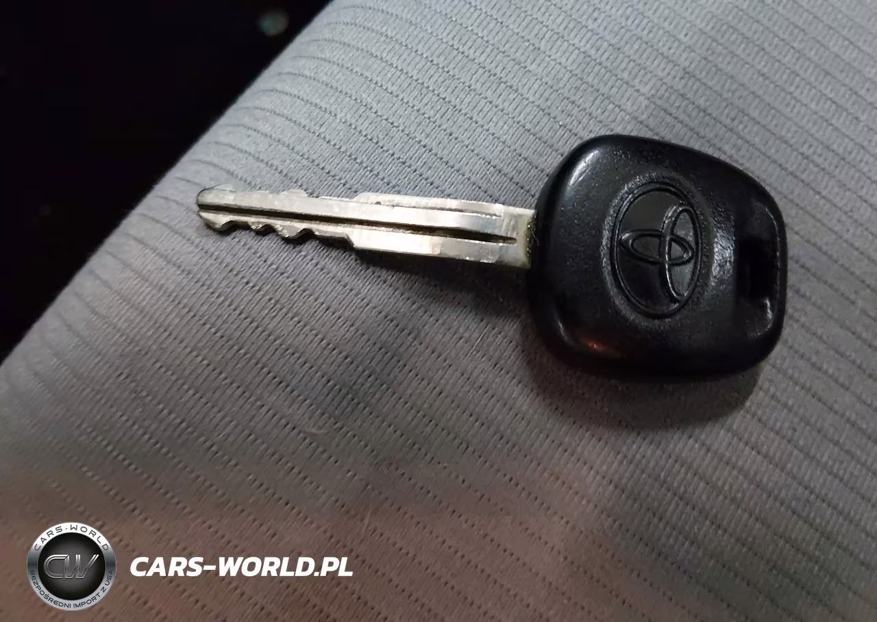 2015 Toyota Corolla L VIN:5YFBURHE7FP221479 - 11