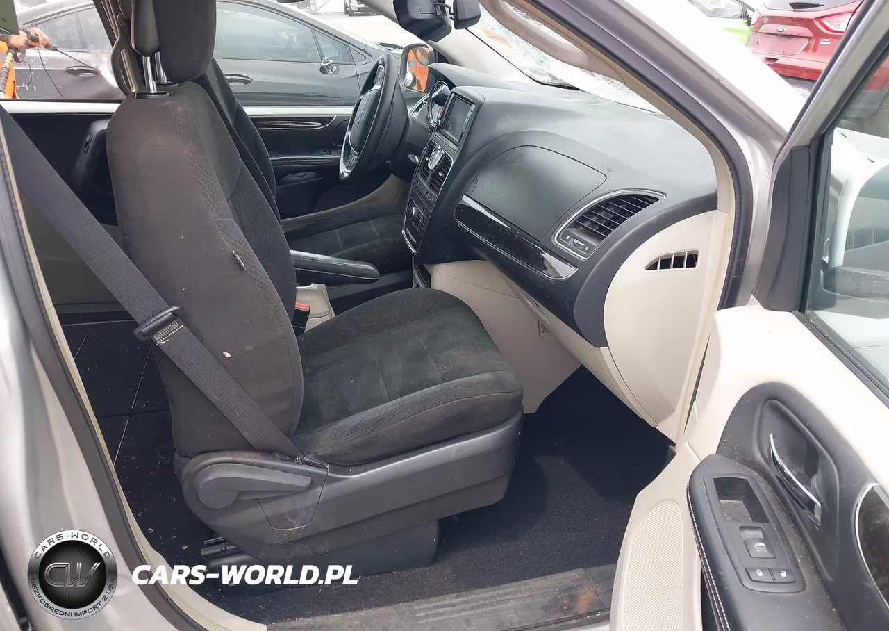 2012 Chrysler Town & Country Touring VIN:2C4RC1BG3CR174735 - 5