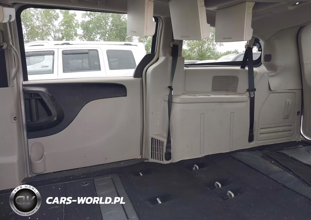 2012 Chrysler Town & Country Touring VIN:2C4RC1BG3CR174735 - 8