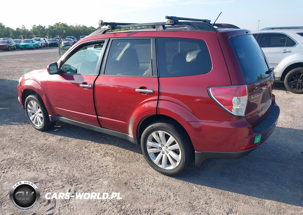 2013 Subaru Forester 2.5X Premium VIN:JF2SHADC1DH443553 - 3
